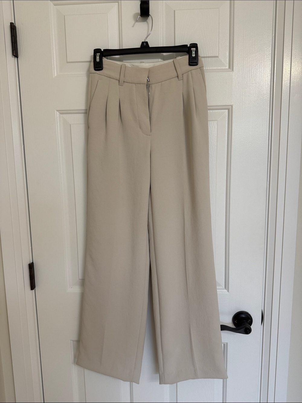Aritzia Women's Wide-Leg Pleated Trousers in Light Beige